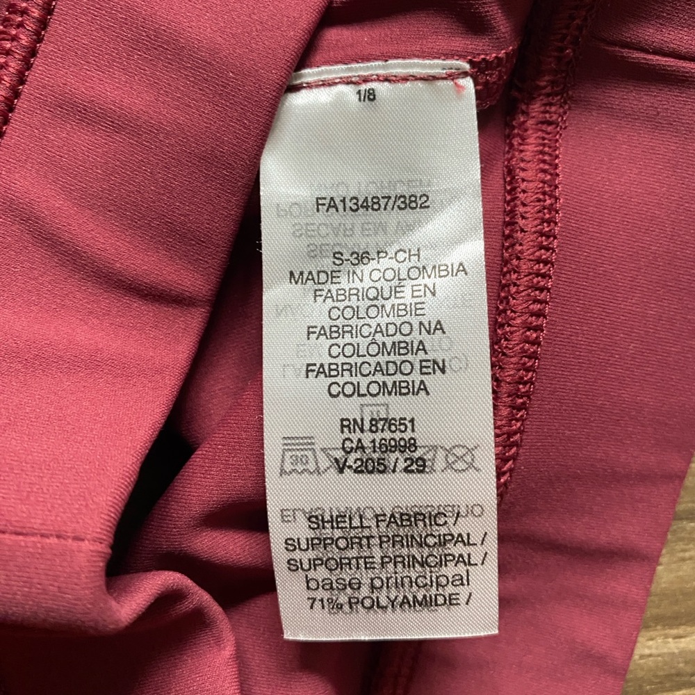 NWT Lacoste Women Quick Dry Sports Bra Burgundy Small - Picture 4 of 4